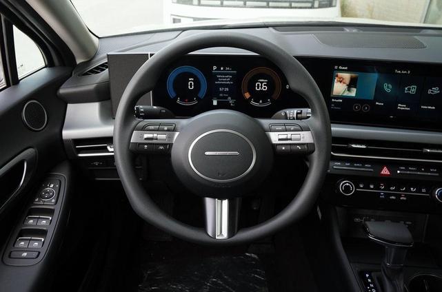 Photo of 2025 Silver Hyundai SONATA