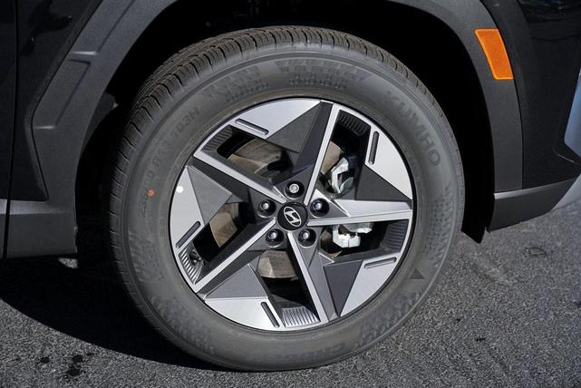 Photo of 2025 Phantom Black Hyundai TUCSON