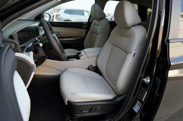 Photo of 2025 Phantom Black Hyundai TUCSON
