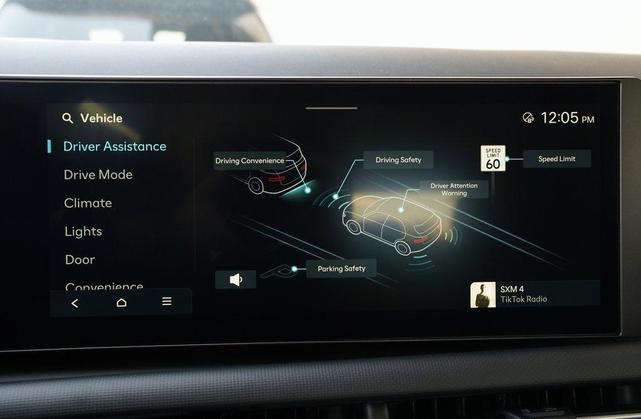Photo of 2025 Serenity White Pearl Hyundai TUCSON