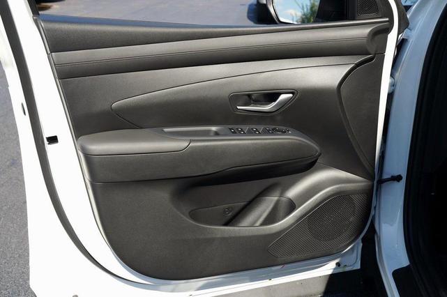 Photo of 2025 Serenity White Pearl Hyundai TUCSON