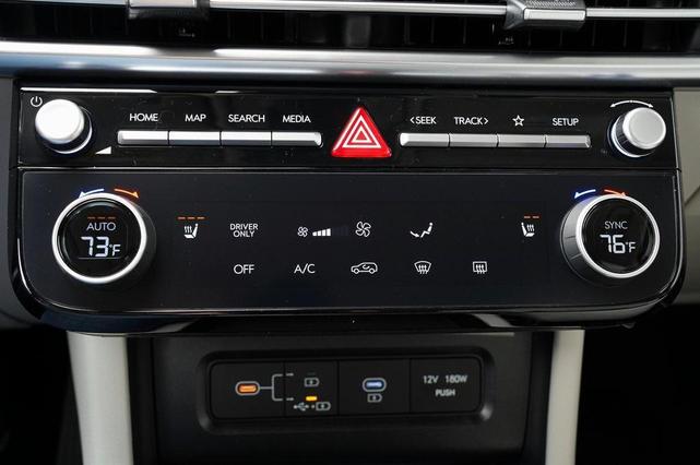 Photo of 2025 Shimmering Silver Hyundai TUCSON Hybrid