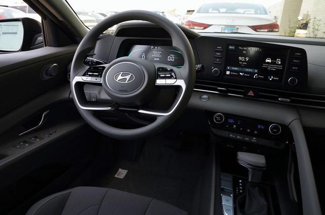 Photo of 2025 Black Hyundai ELANTRA HEV