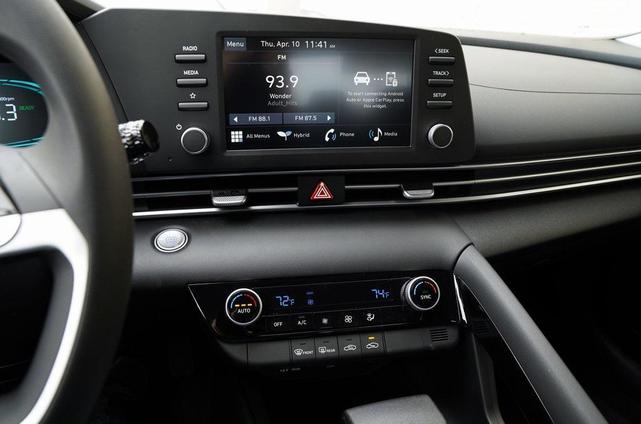 Photo of 2025 Gray Hyundai ELANTRA HEV