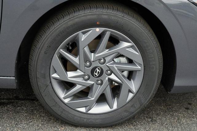Photo of 2025 Gray Hyundai ELANTRA HEV