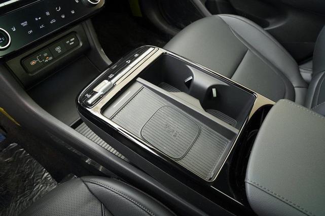 Photo of 2025 Ash Black Hyundai TUCSON Hybrid