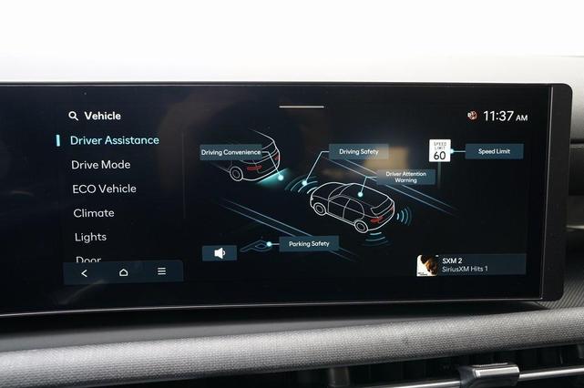 Photo of 2025 Ash Black Hyundai TUCSON Hybrid