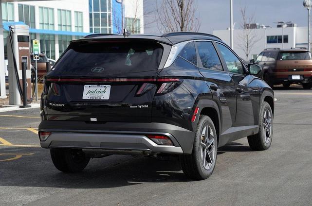 Photo of 2025 Ash Black Hyundai TUCSON Hybrid