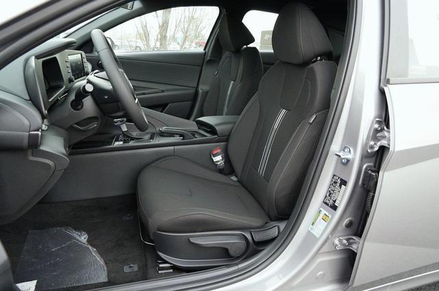 Photo of 2025 Metal Hyundai ELANTRA