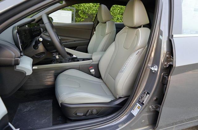 Photo of 2025 Gray Hyundai ELANTRA HEV