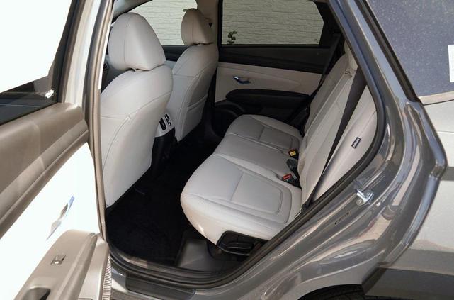 Photo of 2025 Hampton Gray Hyundai TUCSON
