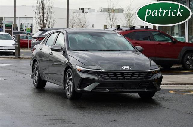 Photo of 2025 Amazon Gray Hyundai ELANTRA