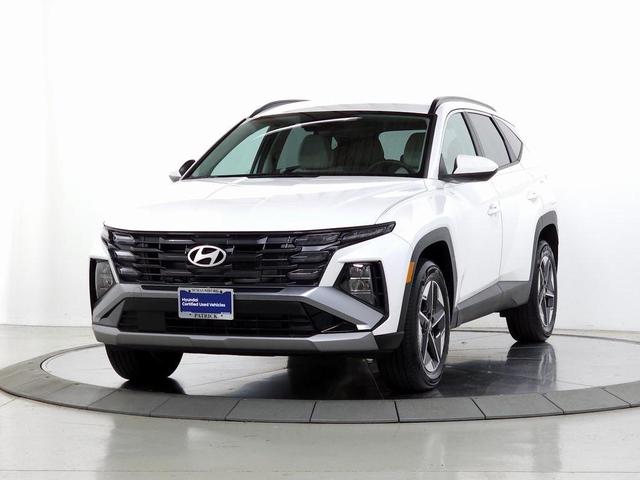 Photo of 2025 Serenity White Pearl Hyundai TUCSON