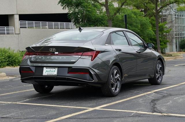 Photo of 2025 Amazon Gray Hyundai ELANTRA HEV