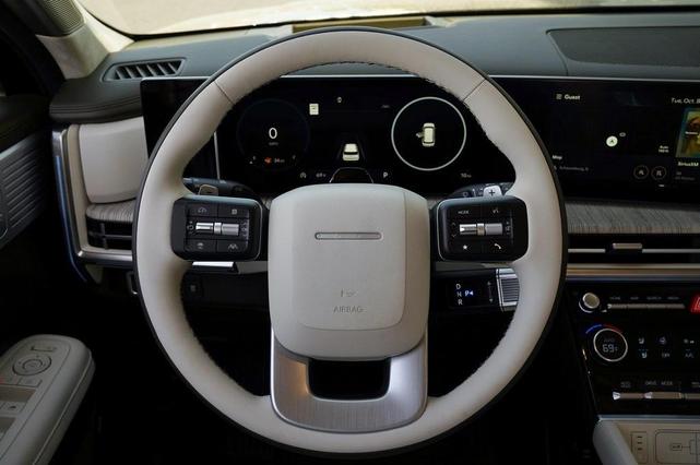 Photo of 2025 Phantom Black Hyundai SANTA FE