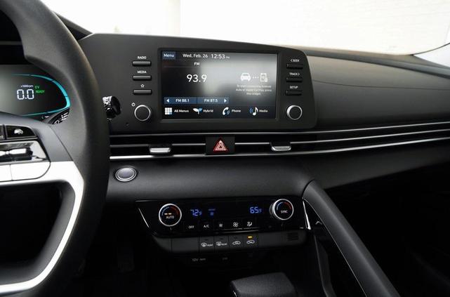 Photo of 2025 White Hyundai ELANTRA HEV