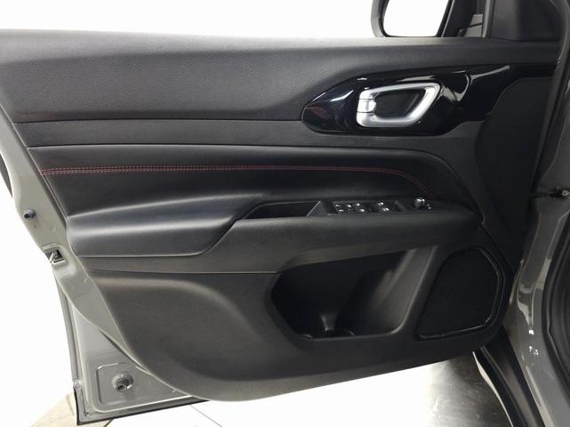 Photo of 2022 Sting Gray Clearcoat Jeep Compass