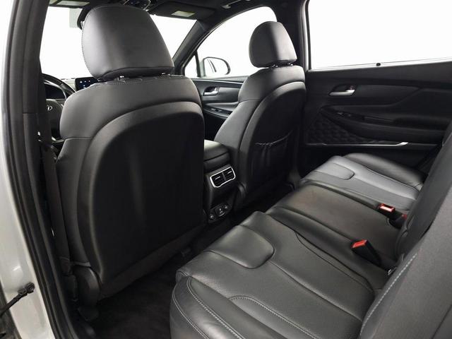 Photo of 2023 Shimmering Silver Pearl Hyundai SANTA FE