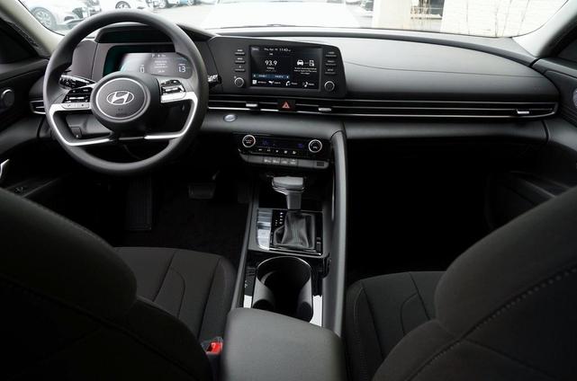 Photo of 2025 Gray Hyundai ELANTRA HEV
