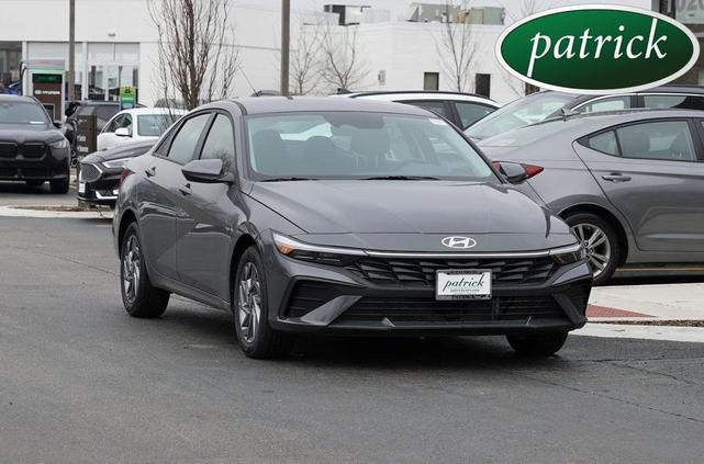 Photo of 2025 Gray Hyundai ELANTRA HEV