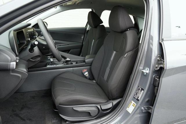 Photo of 2025 Gray Hyundai ELANTRA HEV
