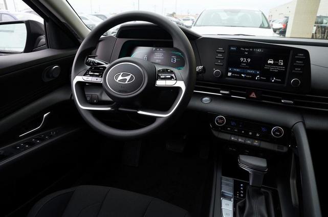 Photo of 2025 Gray Hyundai ELANTRA HEV