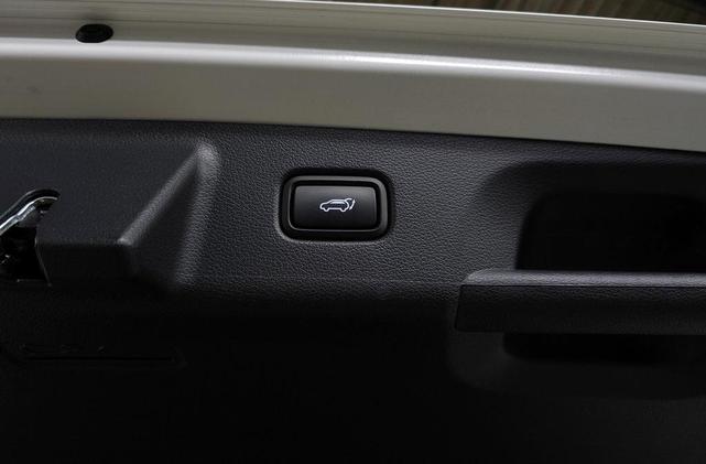 Photo of 2025 Hyper White Hyundai PALISADE
