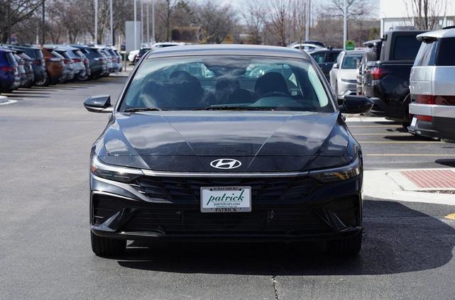 Photo of 2025 Black Hyundai ELANTRA HEV