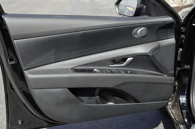 Photo of 2025 Black Hyundai ELANTRA HEV