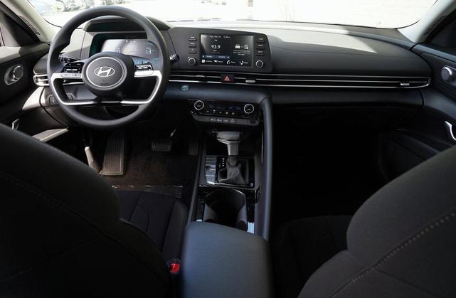 Photo of 2025 Black Hyundai ELANTRA HEV