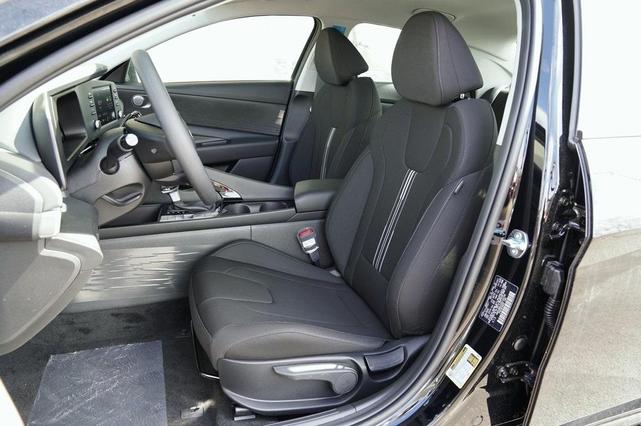 Photo of 2025 Black Hyundai ELANTRA HEV