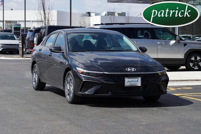 Photo of 2025 Black Hyundai ELANTRA HEV