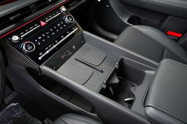 Photo of 2026 Phantom Black Hyundai SANTA FE