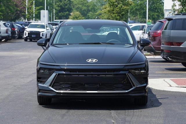 Photo of 2025 Black Hyundai SONATA
