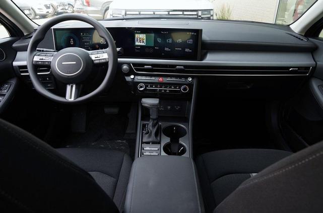 Photo of 2025 Black Hyundai SONATA