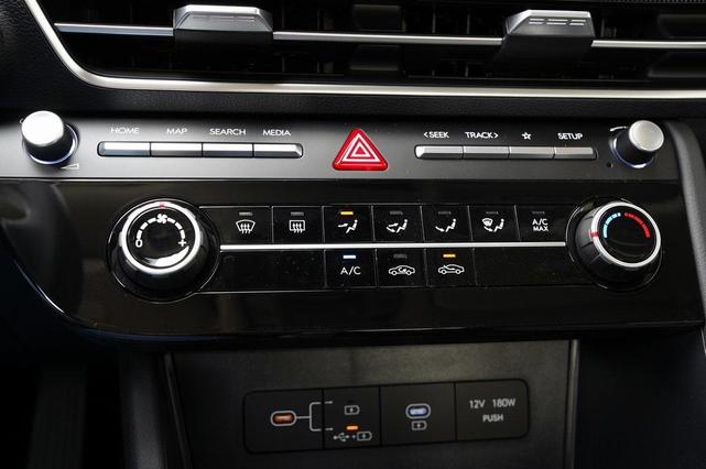 Photo of 2025 Black Hyundai SONATA