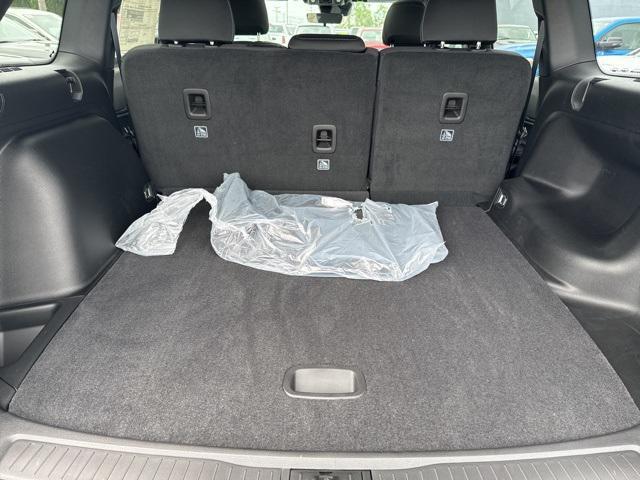 Photo of 2025 Diamond Black Crystal Pearlcoat Jeep Grand Cherokee