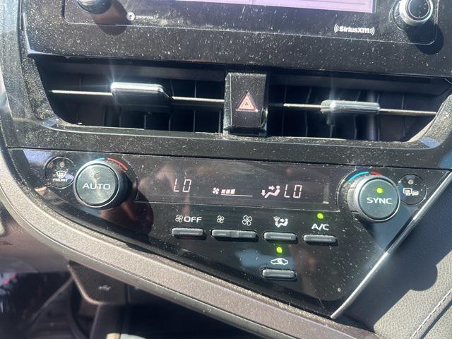 Photo of 2023 Ice Cap Toyota Camry