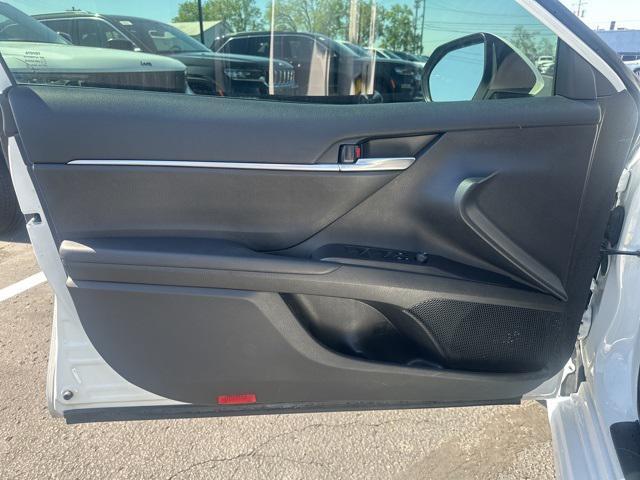Photo of 2023 Ice Cap Toyota Camry