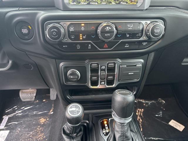 Photo of 2023 Granite Crystal Metallic Clearcoat Jeep Gladiator