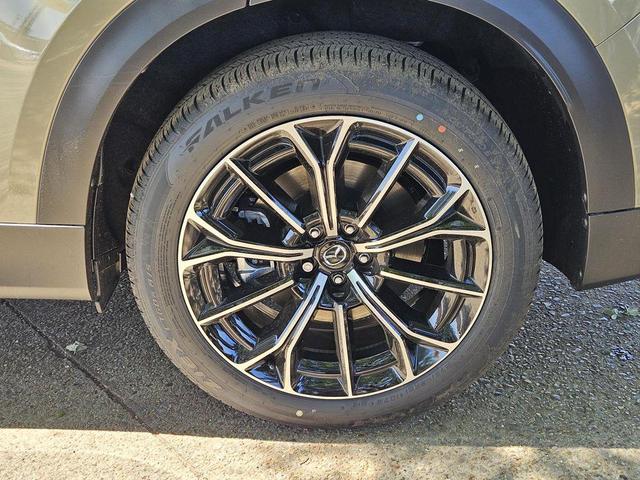 Photo of 2025 Zircon Sand Metallic Mazda CX-70 PHEV