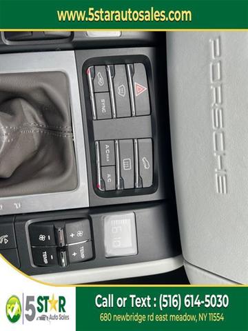 Photo of 2018 GRAY Porsche Macan