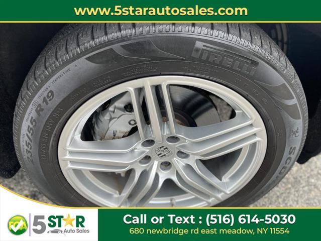 Photo of 2018 GRAY Porsche Macan