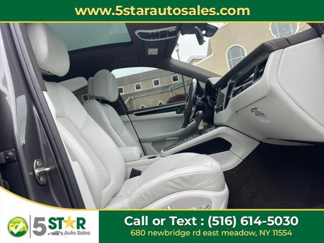 Photo of 2018 GRAY Porsche Macan