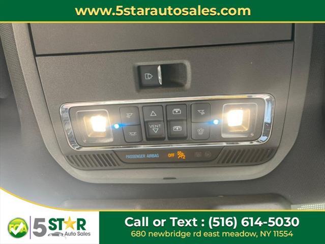 Photo of 2022 white Ford F-150