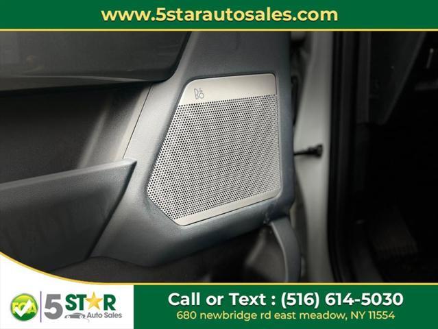 Photo of 2022 white Ford F-150