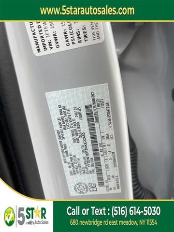 Photo of 2022 white Ford F-150