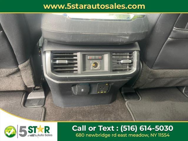 Photo of 2022 white Ford F-150