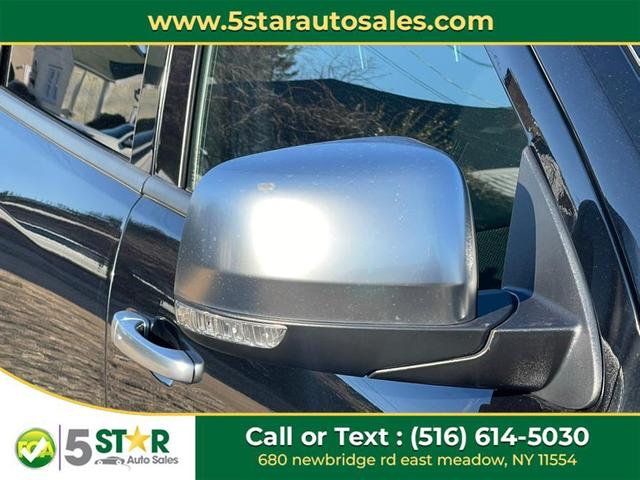 Photo of 2022 DB Black Clearcoat Dodge Durango