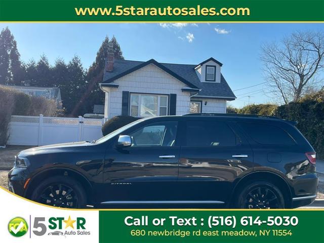 Photo of 2022 DB Black Clearcoat Dodge Durango
